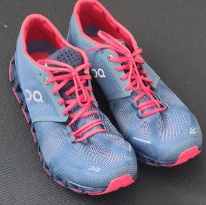 NWOT On Cloud running Shoes